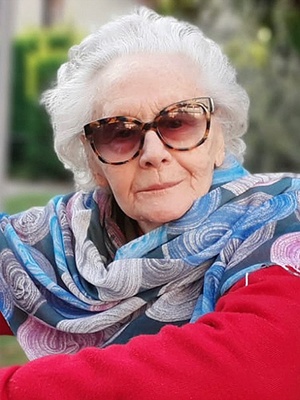 Armani Renata